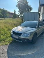Skoda Octavia 2.0 TDI 4x4 Scout Combi Scout Kr. München - Taufkirchen Vorschau