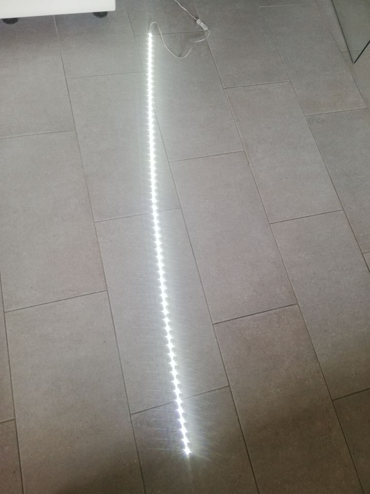 LED-Lichtleiste 159 cm zusätzliches Material siehe Bilder u. Text in Bünde