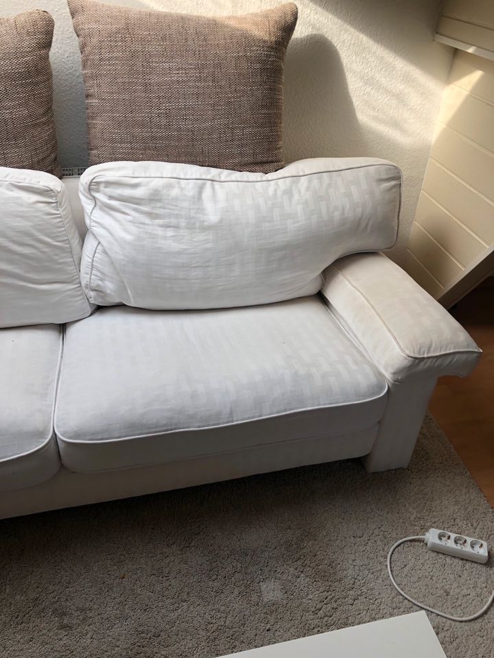 Riesen sehr bequemes Ikea Sofa in Weiß muss schnell weg !!!! in Wilhelmshaven