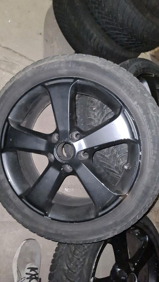 VW Audi VAG Felgen 5x112 17zoll Winterreifen in Hünfelden