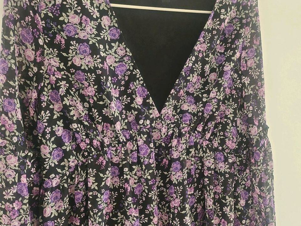 Kleid Minikleid Blumenkleid Floral Rüschen Unterkleid XS 34 in Kamp-Lintfort