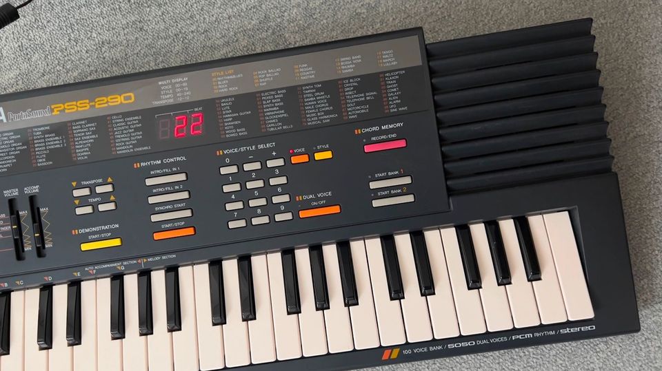 Yamaha PortaSound PSS-290 mit Netzteil - Kinderkeyboard in Taucha