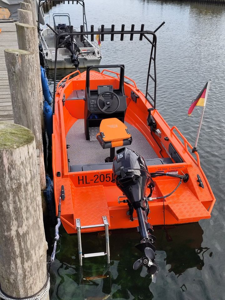 Zackenbarsch 15PS Führerscheinfrei Mietboot 8 Stunden Angelboot in Lütjenburg