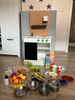 Kinder Spielküche aus Holz /Matschküche mit viel Zubehör Nordrhein-Westfalen - Siegen Vorschau