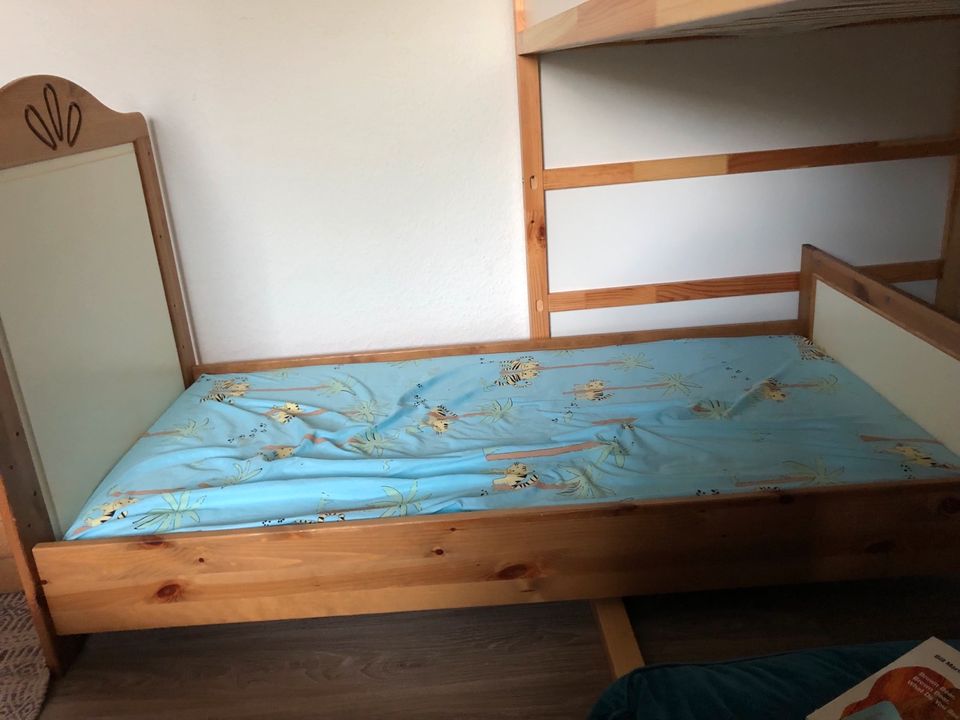 Baby-/Kinderbett aus Holz in Hiltrup