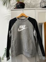 College Sweatshirt von Nike Gr.S Nordrhein-Westfalen - Essen-West Vorschau