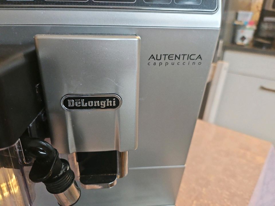 Kaffeevollautomat  delongi  Autentica in Püttlingen