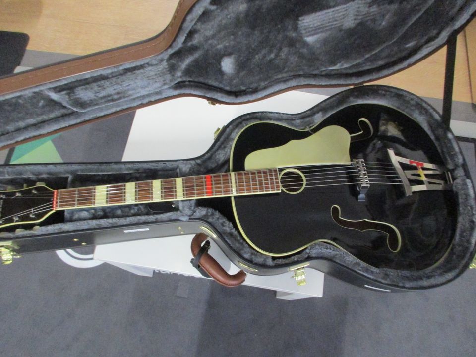 Hoyer Archtop Gitarre 1950's " Herr im Frack" in Osterholz-Scharmbeck