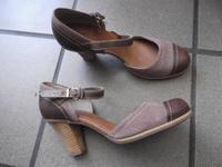 Erstklassige TIMBERLAND Riemchen-Pumps 42 braun Leder/Denim NEUW Innenstadt - Köln Altstadt Vorschau