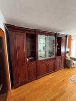 Wohnzimmerschrank in Mahagoni Optik mit beleuchteter Vitrine Hessen - Oberursel (Taunus) Vorschau