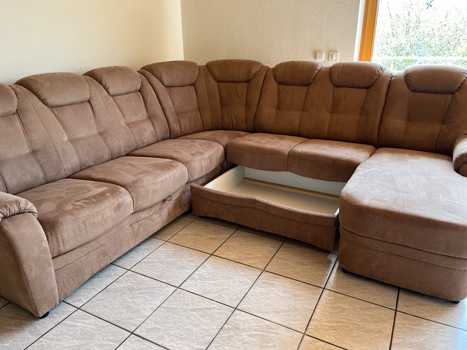 Couch ausziehbar mit Stauraum in Lissendorf