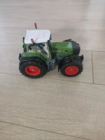 Siku Traktor Fendt 930 Vario mit Anhänger Hessen - Ahnatal Vorschau