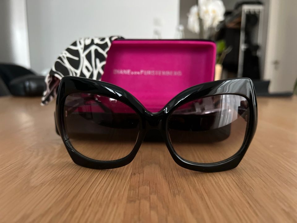 Verkaufe schwarze Sonnenbrille von „Diane von Furstenberg“ in Bad Saulgau