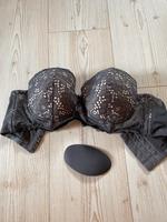 Trägerlos BH mit spitze grau wie neu H&m Push 80D Nordrhein-Westfalen - Kirchlengern Vorschau
