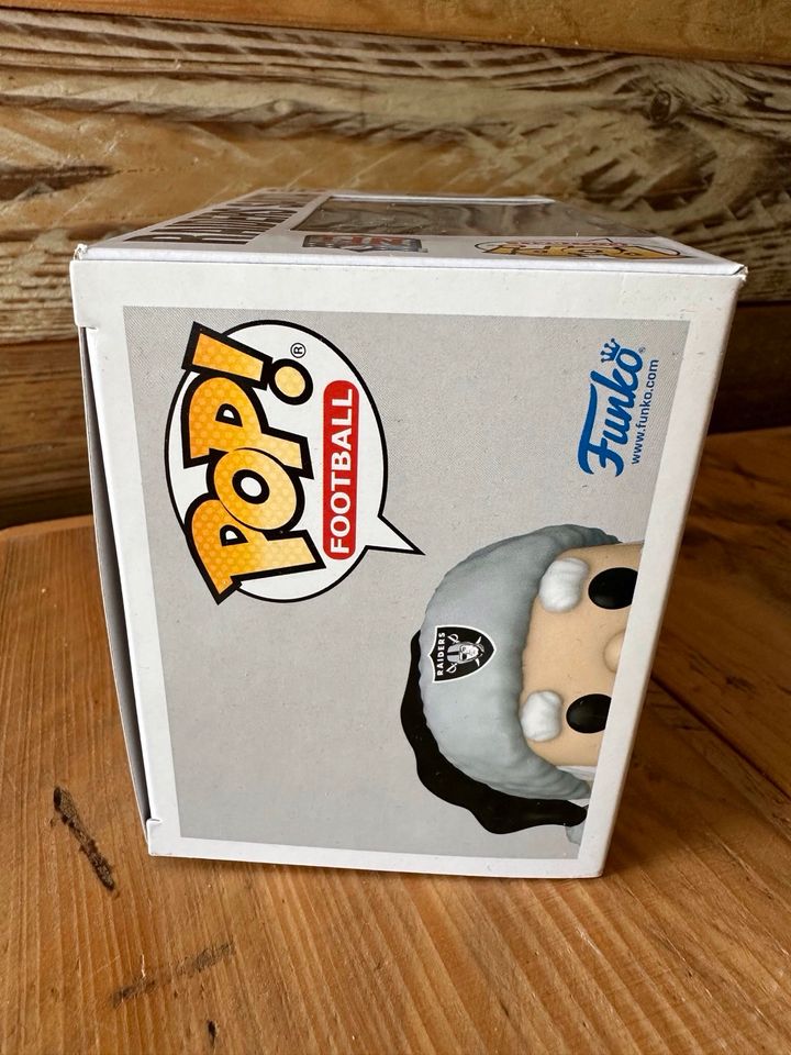 Funko Pop! Football Las Vegas Raiders Santa Nr. 210 in Kamen