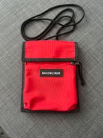Balenciaga Explorer Logo Embroidered Pouch Red (inkl. Rechnung) Sachsen - Zschopau Vorschau