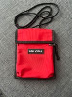 Balenciaga Explorer Logo Embroidered Pouch Red (inkl. Rechnung) Sachsen - Zschopau Vorschau