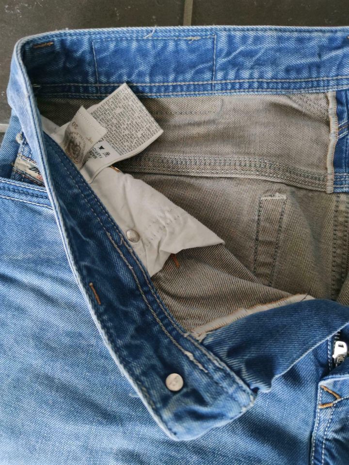 Diesel Thanaz Jeans W30 L30 wie Neu in Duisburg