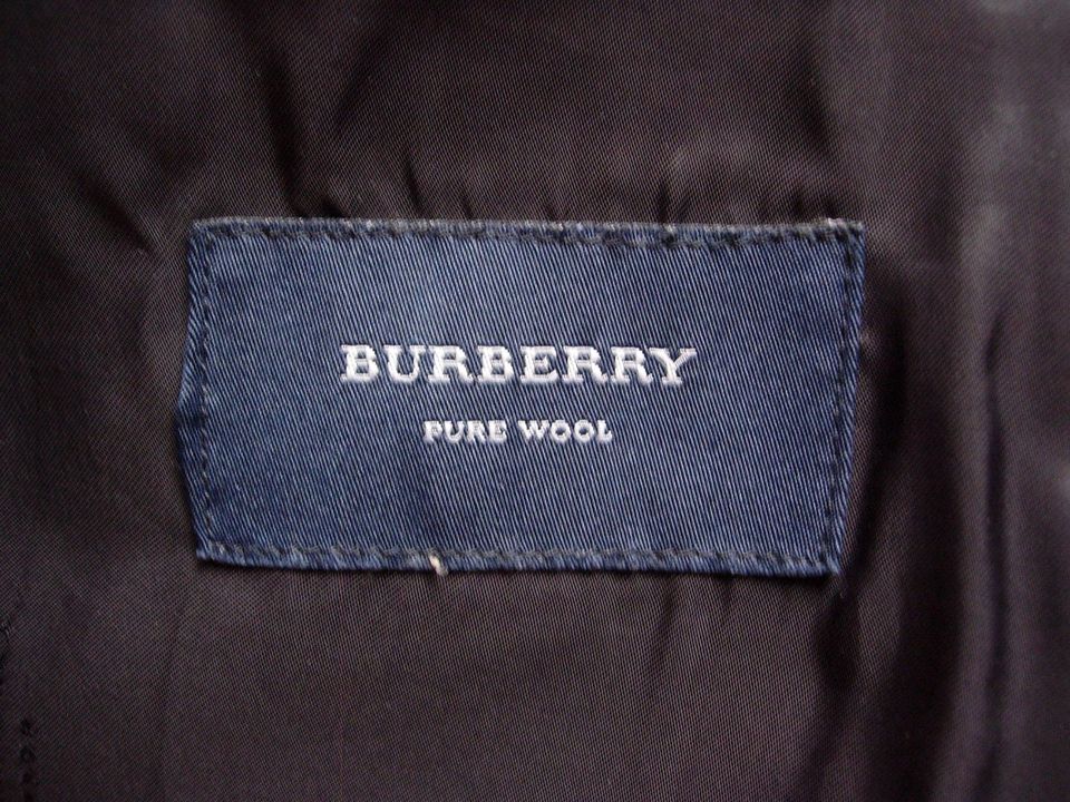 klassischer Mantel Burberry Schurwolle + Futter, schwarz Gr. 52 in Marburg