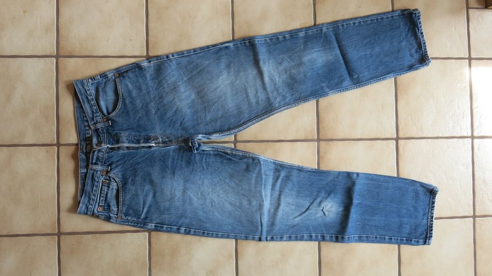 Levis Jeanshose 582 Größe 33/34 in Hochdorf (Riß)