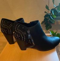 Stiefeletten mit Strasssteinen Sachsen - Niesky Vorschau
