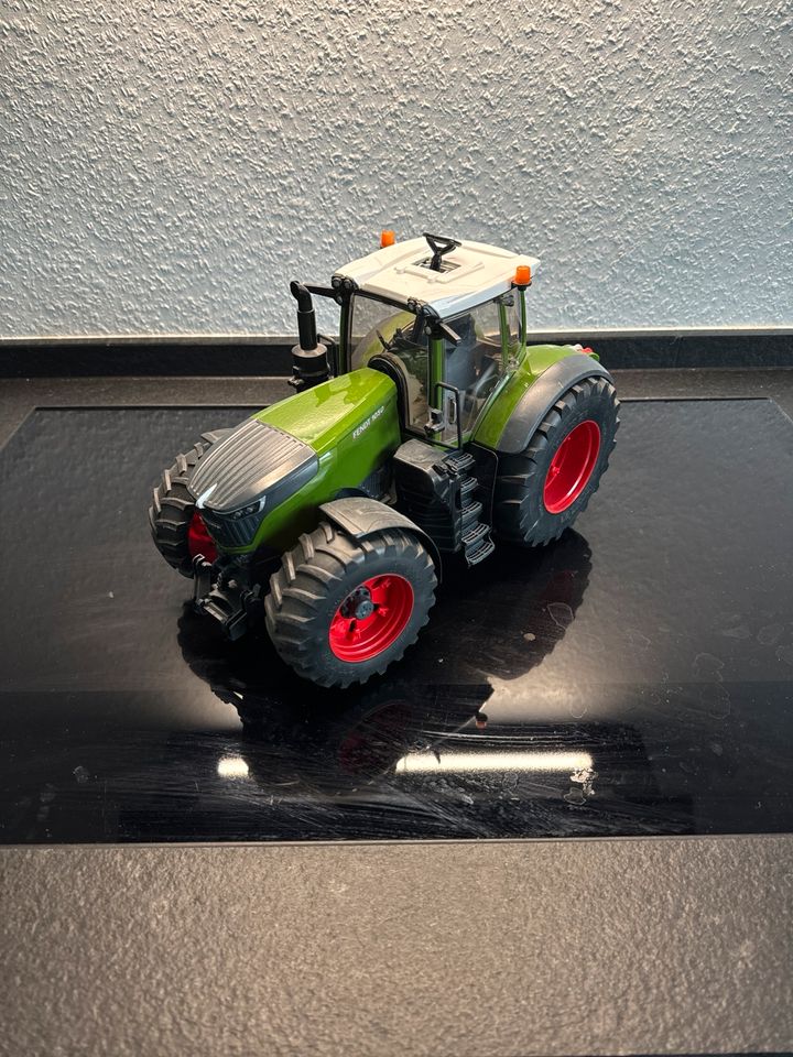 Fendt Traktor Spielauto zum lenken in Willich