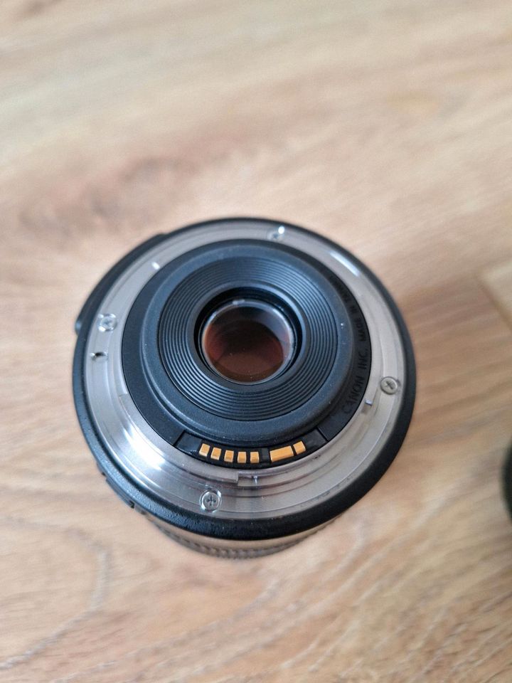 Canon objektiv EF-S 18-135mm f 3.5-5.0 IS STM in Herne