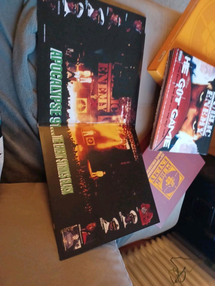 Public Enemy vinyl box in Hohenlockstedt