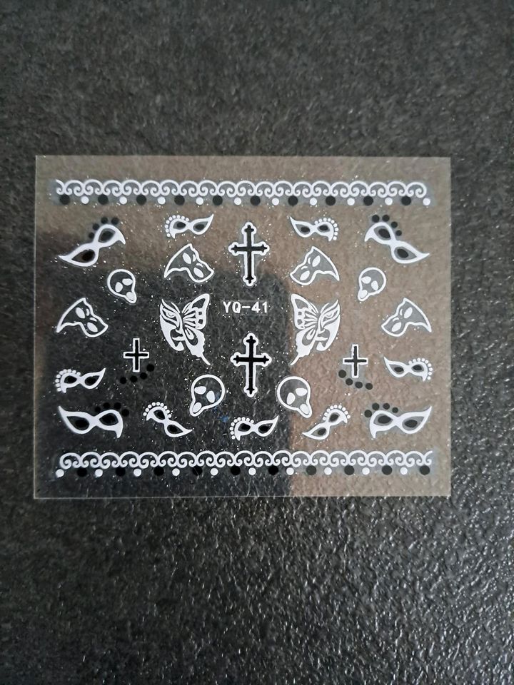 Nagel-Sticker Set 18teilig schwarz-weiß in Bad Wildungen
