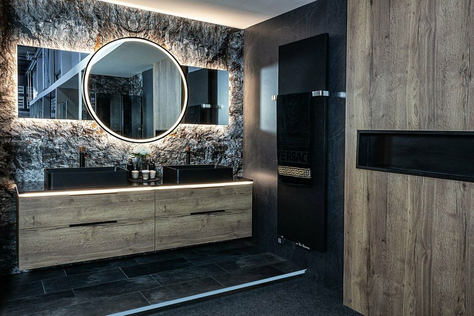 Badmöbel - SOFORT verfügbar - Doppelwaschtisch Badezimmermöbel Marmor Waschtische Waschbecken Badspiegel Spiegelschrank in Bad Essen