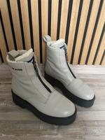 Tommy Hilfiger warme Schuhe Stiefel Niedersachsen - Barßel Vorschau