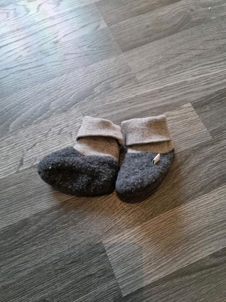 Iobio wollschuhe Hausschuhe Socken Baby in Oldenburg