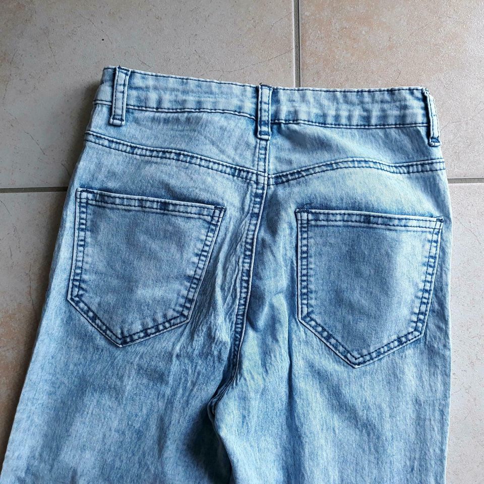 Mädchenjeans Gr. 25 von New Yorker in Zölkow