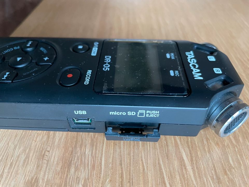 Tascam DR 05 Guter Zustand inkl 2GB Speicherkarte in Syrau