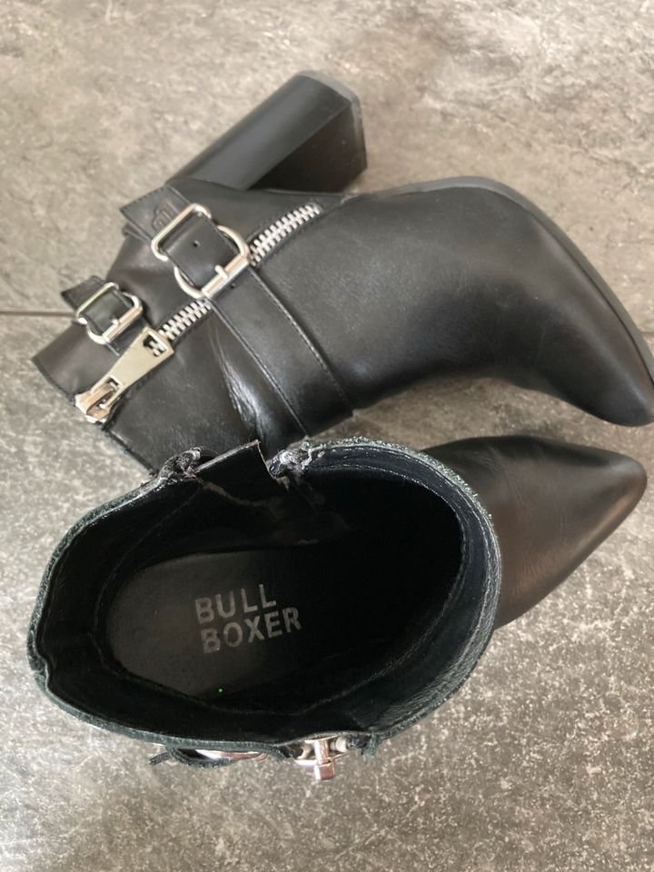 BULLBOXER Stiefeletten, Gr. 40, Leder, Herbst, Rock in Augsburg