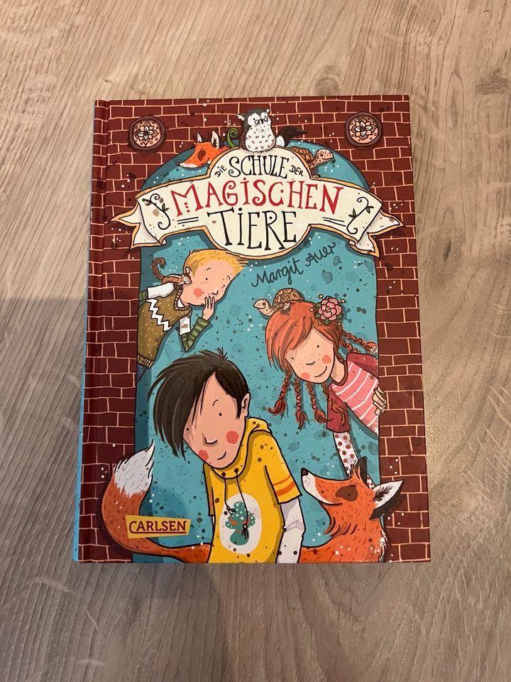 Buch ,die Schule der magischen Tiere‘ in Taarstedt