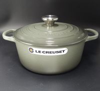 ‼️Le Creuset Signature Bräter/ Topf 24cm. Farbe Thyme. NEU Nordrhein-Westfalen - Kranenburg Vorschau