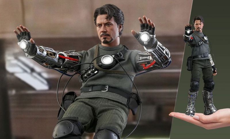 IRON MAN TONY STARK MECH TEST DELUXE VERSION ACTIONFIGUR HOT TOYS in Berlin