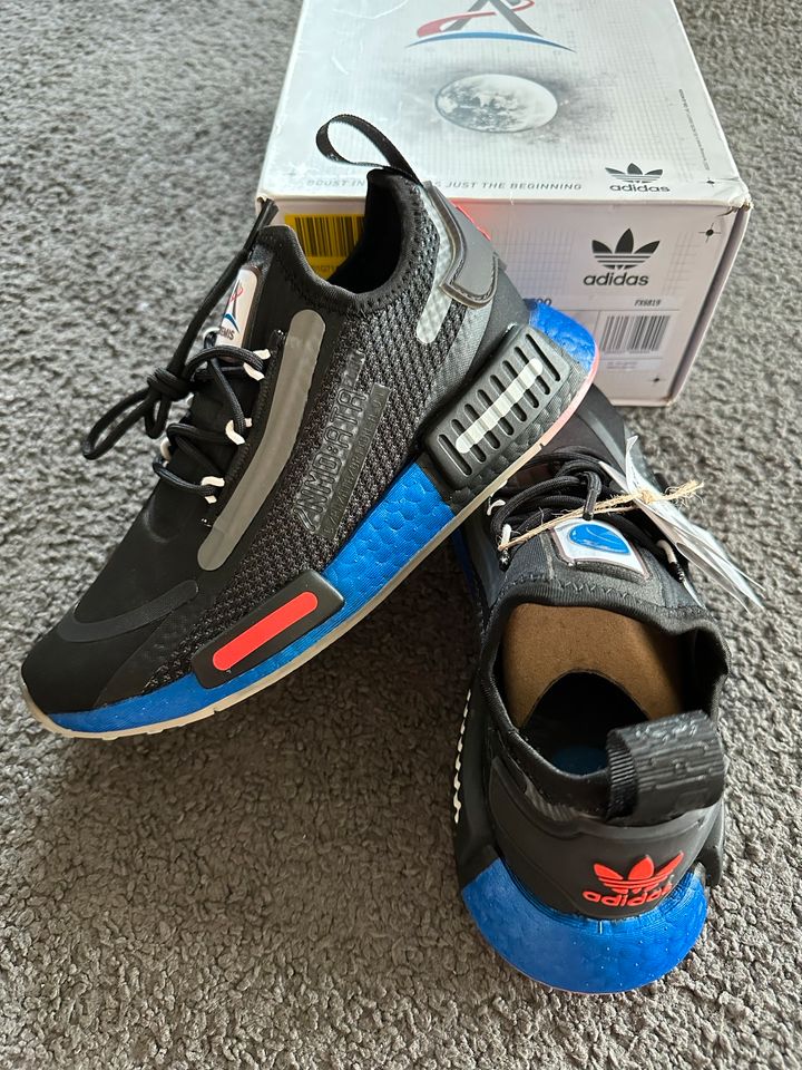 Neu!Original Adidas NMD R1 Spectoo,NASA,schwarz,36,37,38,Schuhe in Hessen -  Gießen | Gebrauchte Kinderschuhe Größe 36 kaufen | eBay Kleinanzeigen ist  jetzt Kleinanzeigen