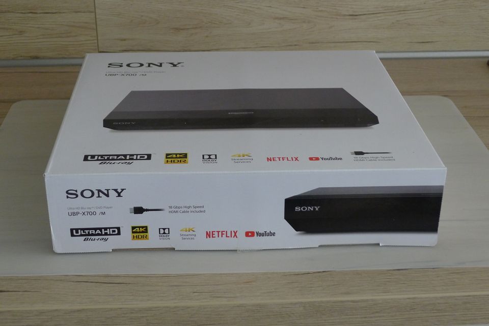 Sony UBP-X700M Region Free Ultra HD Blu-ray Player in Oberhonnefeld-Gierend