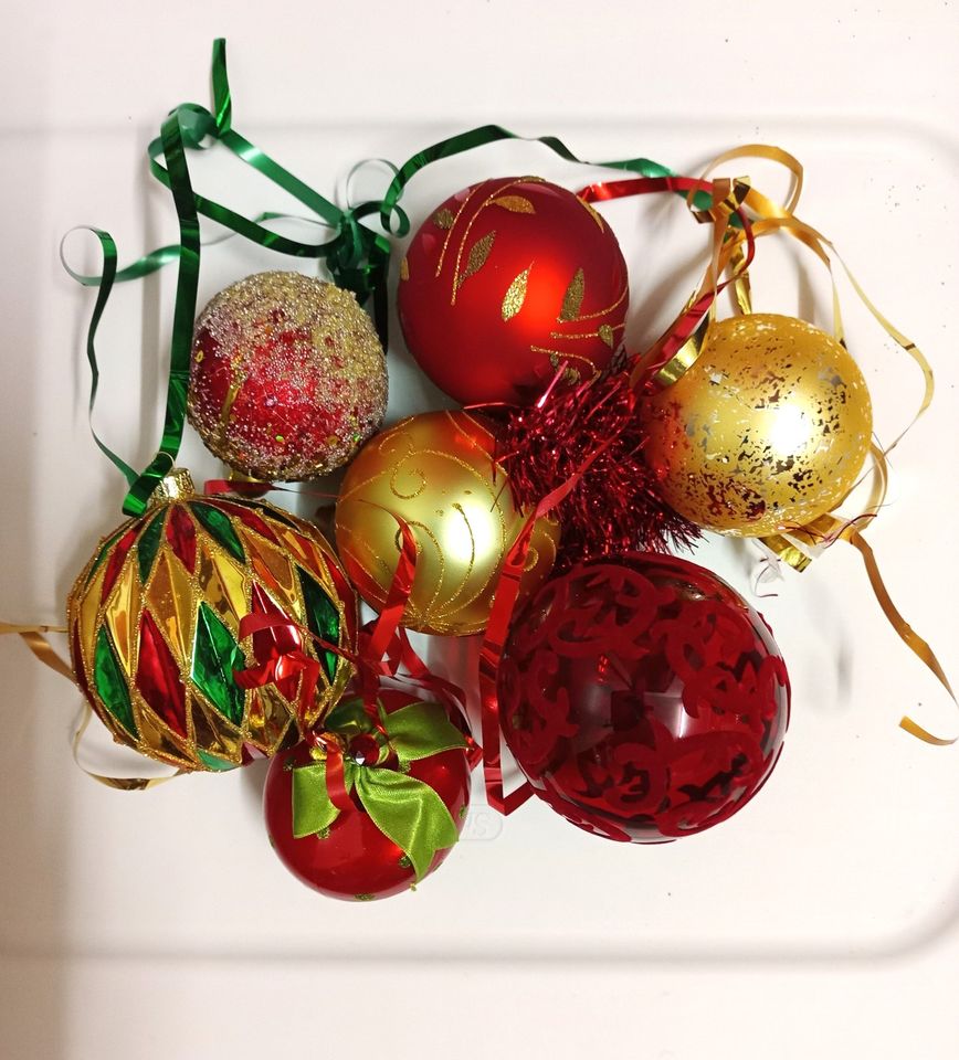 Rot Goldenen Weihnachtsbaumkugeln Weihnachtsschmuck Deko in Bad Hersfeld