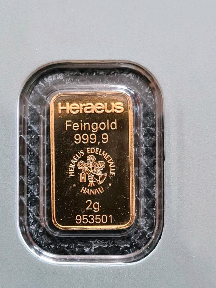 2 g Gramm Gold Goldbarren Heraeus KINEBAR im Blister + Hologramm in Berlin