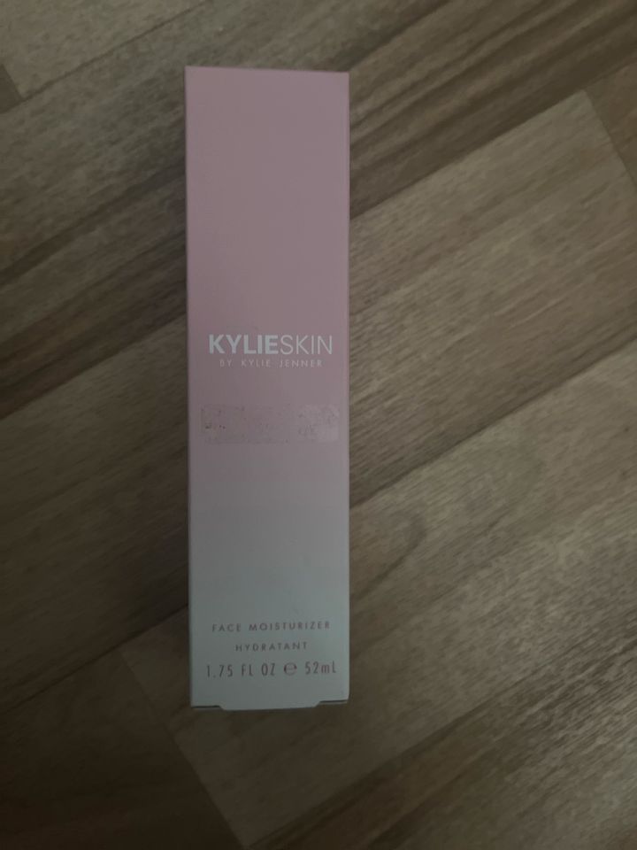 Kylieskin  Face Moisturizer 52 ml in Hamburg