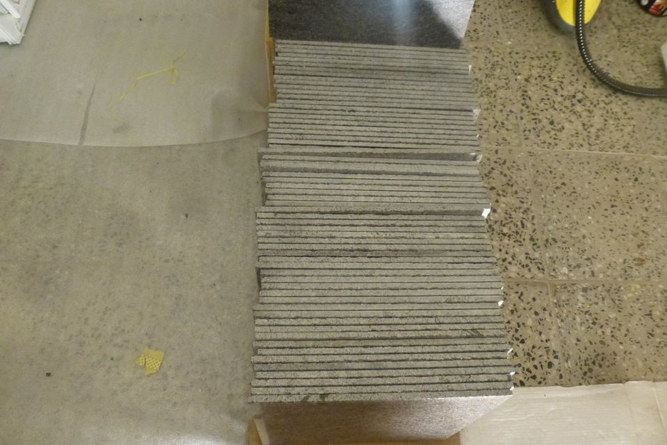 Granitfliesen,10m², Steel grey, pol. 30,5x30,5x1cm, 1.Wahl in Saalfeld (Saale)