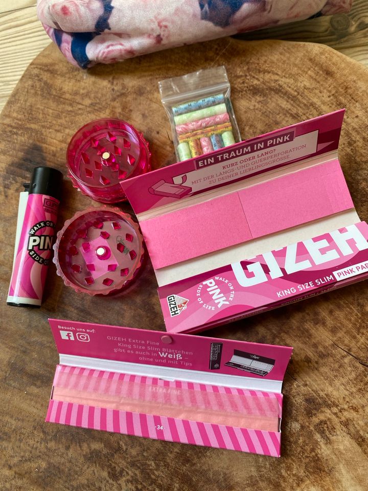 Rosa Stoner Girl Set mit Tasche! Clipper, Grinder, Sticker in Offenbach