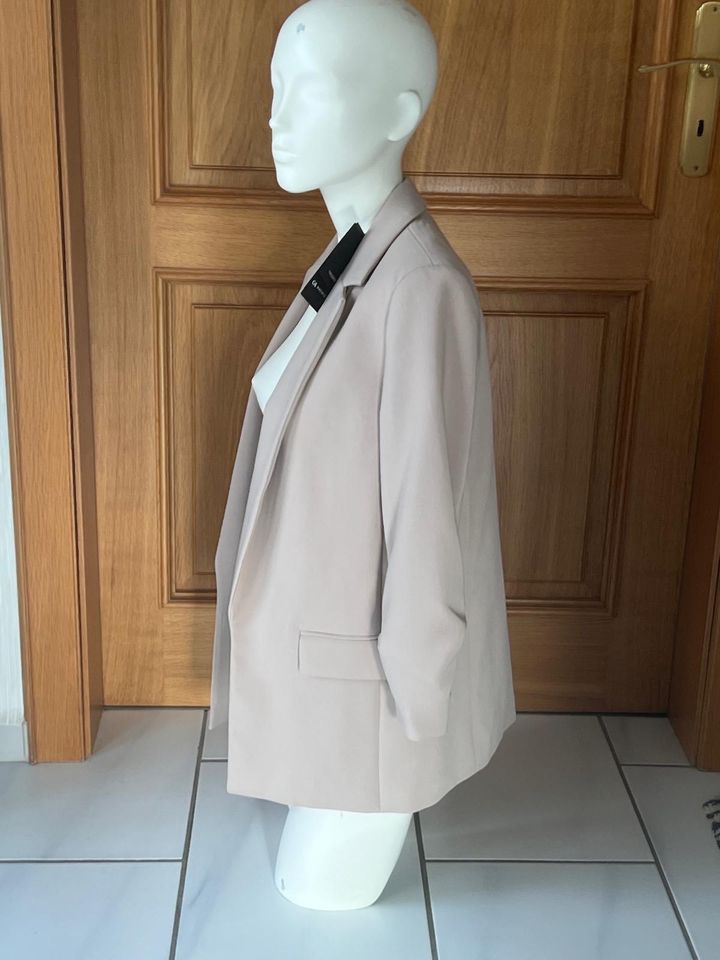 Blazer beige Gr.34 Neu mit Eitikett in Petershagen