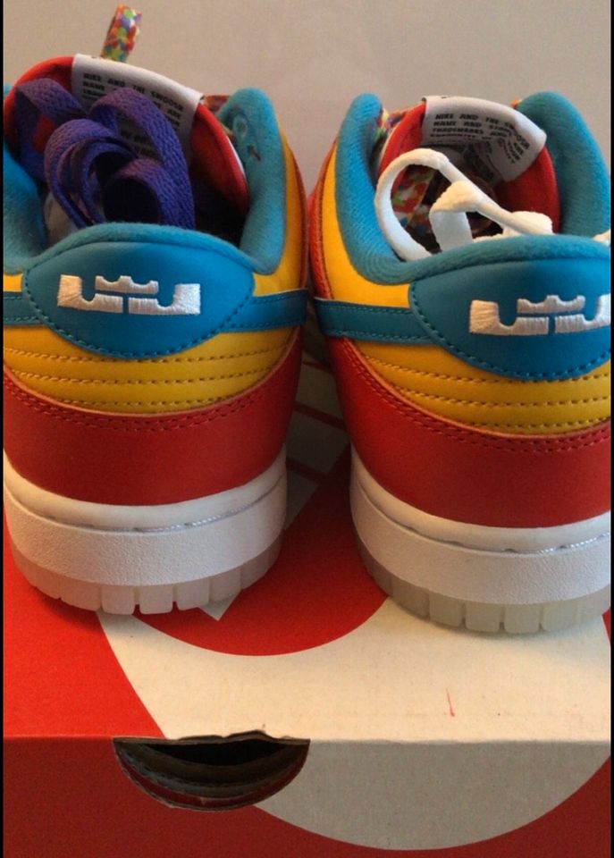 Nike Dunk Low LeBron James - Fruity Pebbles Sneakers in Berlin