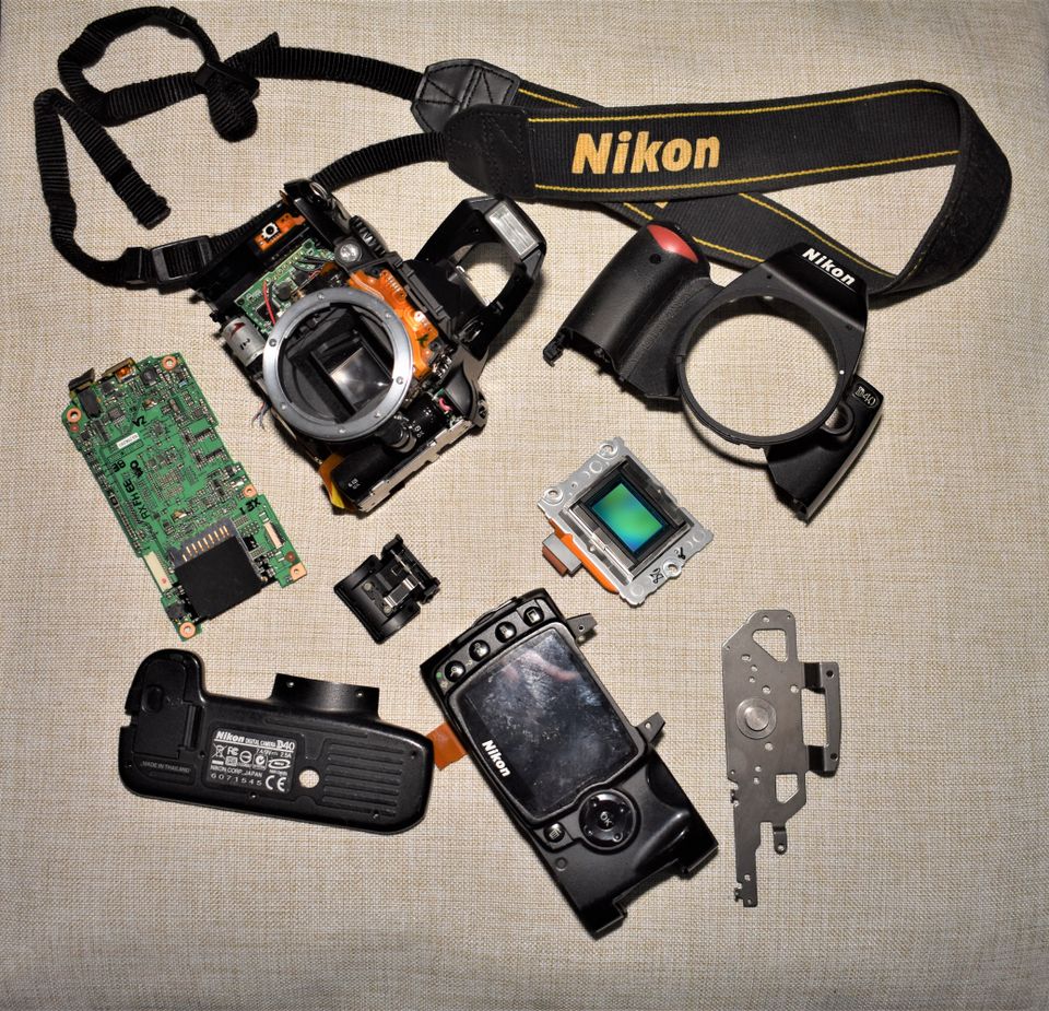 Nikon - D40 / Einzelteile - Ersatzteile ? in Viersen