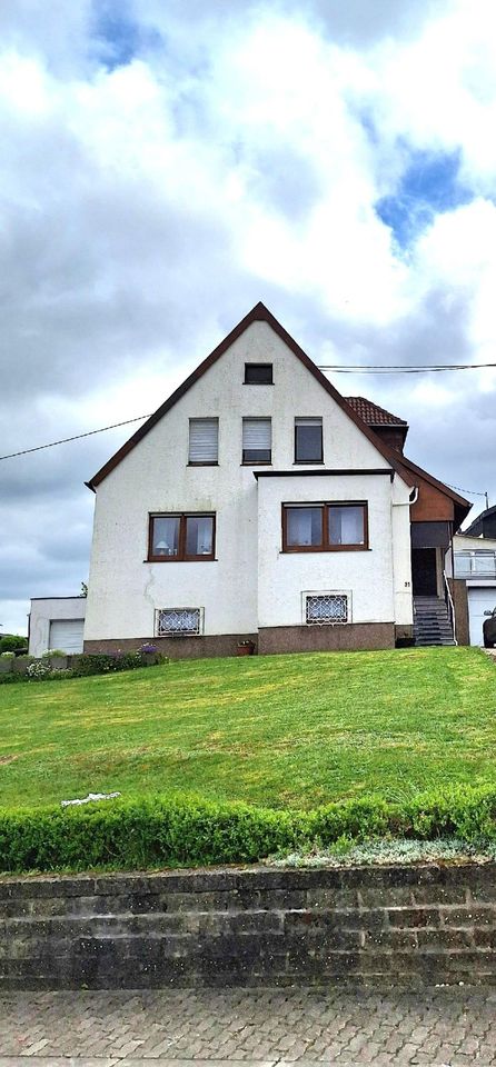 Grosses Haus in exponierter Lage mit toller Fernsicht und großem Grundstück in Wemmetsweiler Ortsteil von Merchweiler  zu verkaufen. in Merchweiler