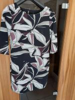 CARTOON Kleid, Etikett entfernt Gr 40 schwarz/grau/aubergine/weiß Föritztal - Neuhaus-Schierschnitz Vorschau
